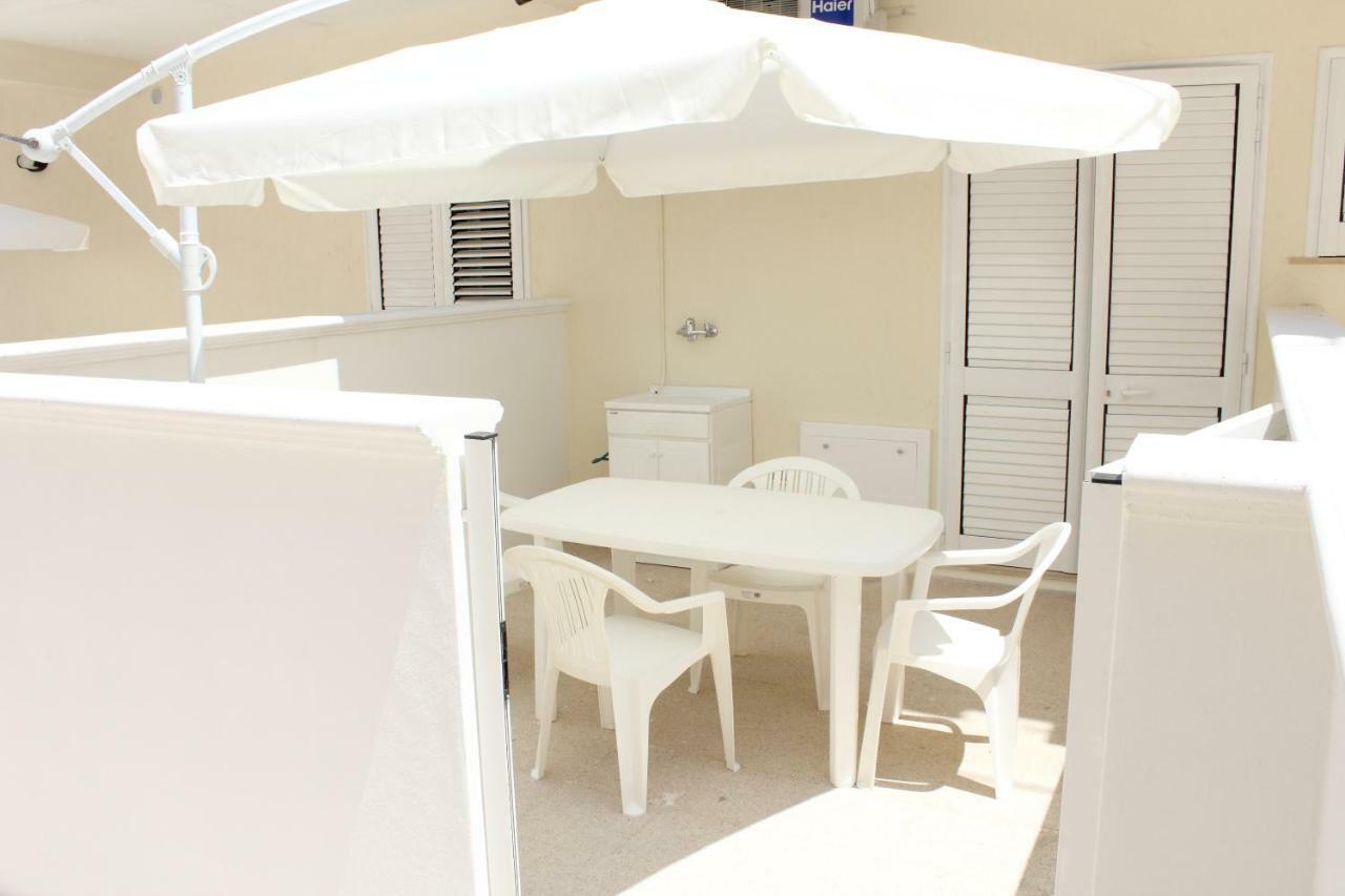 Bilocali White Apartment
